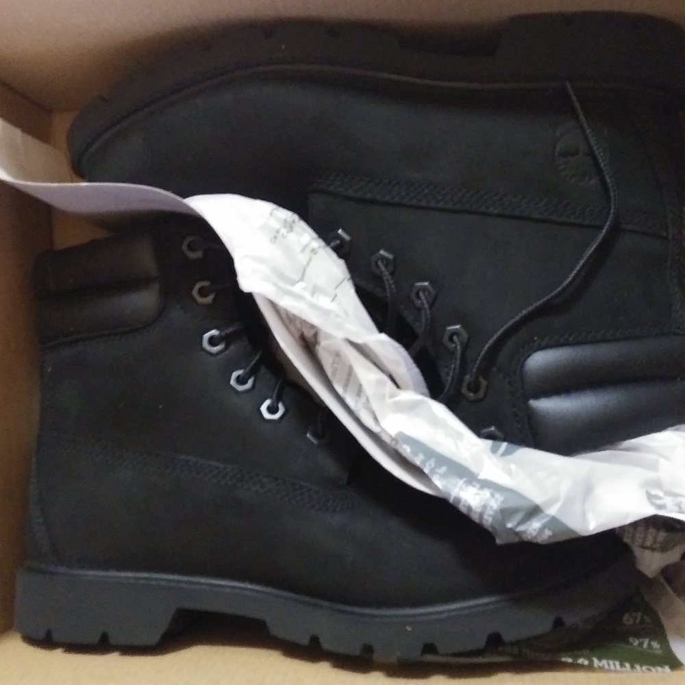 NEW---Waterproof Timberland Women's Hiking Boots
